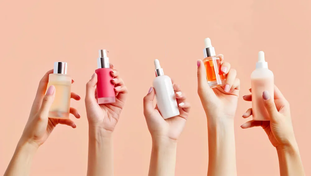 Xu hướng K-Beauty 2026 theo ELLE: tối giản, bioactives lên ngôi, chăm tóc kiểu “glass hair”